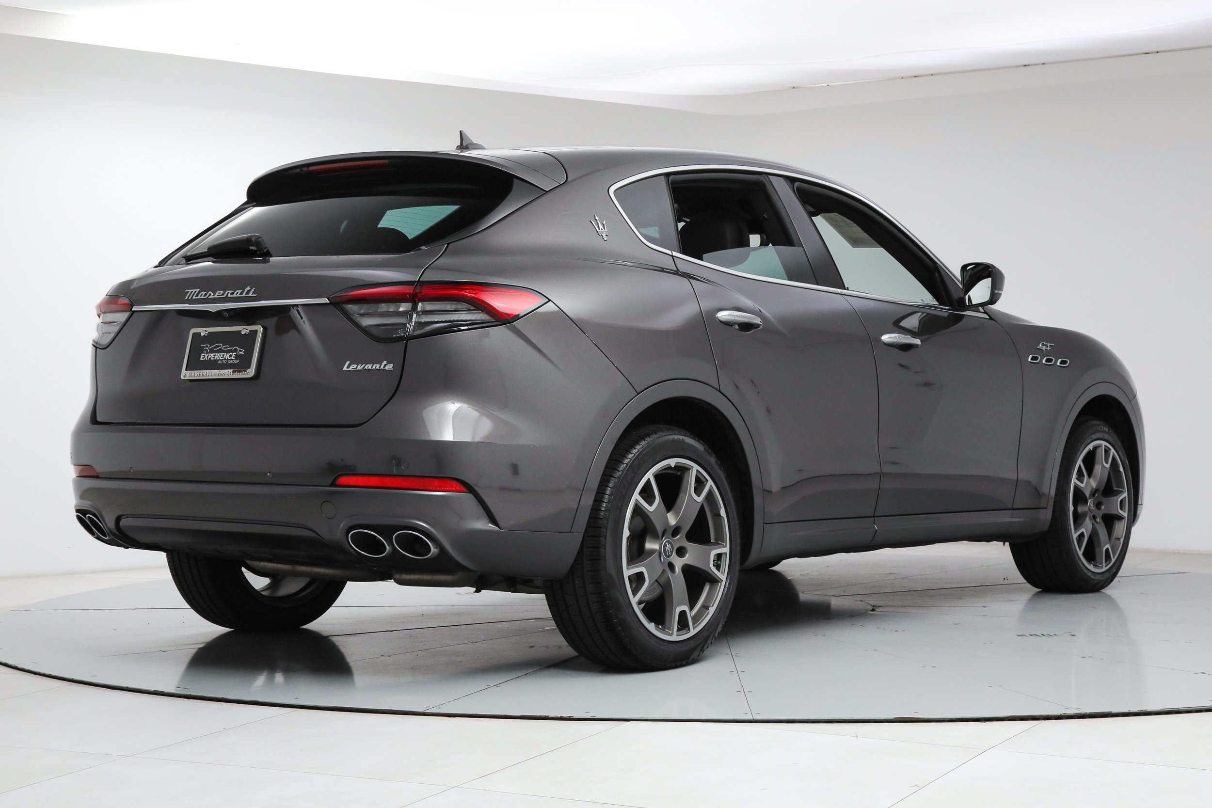 Certified 2023 Maserati Levante GT AWD/4WD image 5