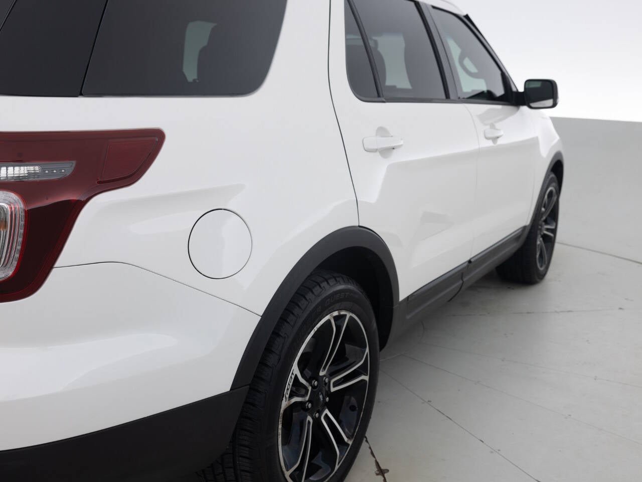 Used 2015 Ford Explorer Sport AWD/4WD image 14