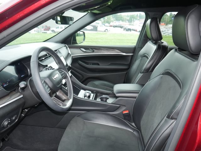 New 2026 Jeep Grand Cherokee Altitude AWD/4WD image 2