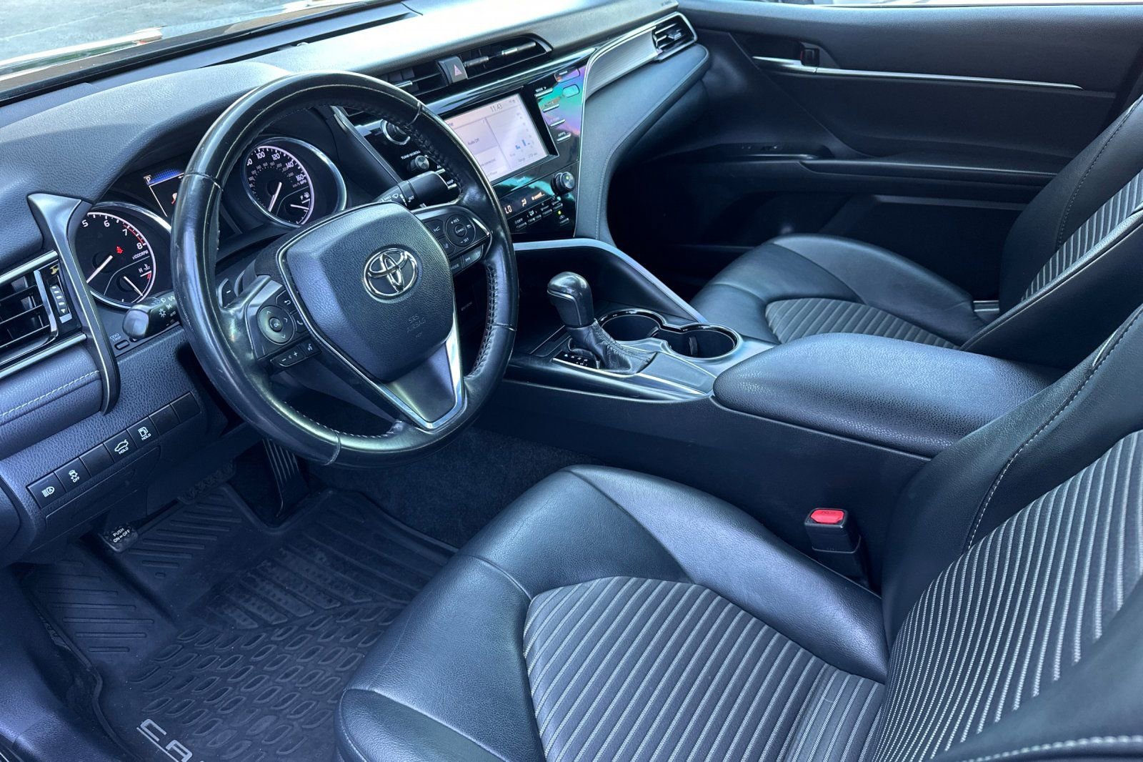 Used 2020 Toyota Camry SE image 13