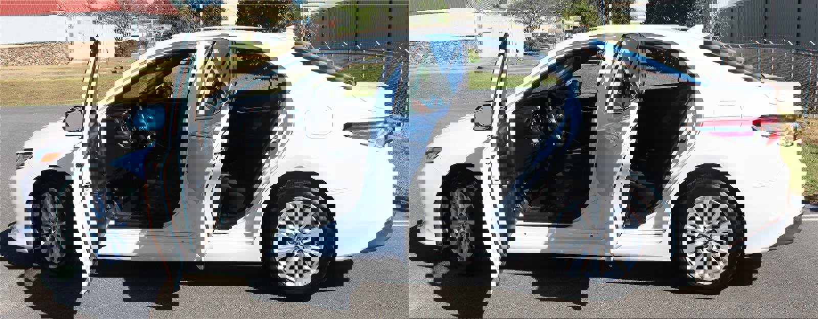 Used 2020 Toyota Camry LE image 4