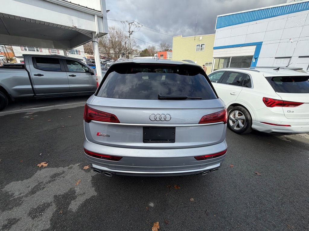 Used 2022 Audi SQ5 Premium w/ Convenience Package image 4