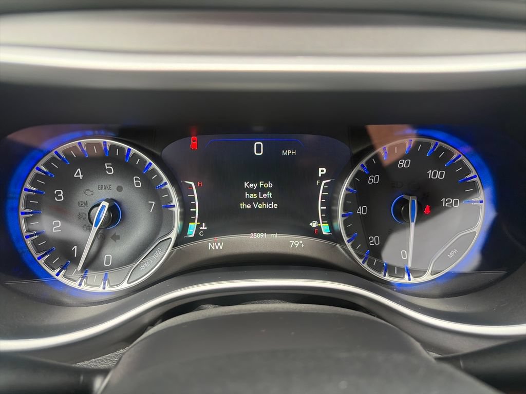 Used 2026 Chrysler Pacifica Select FWD image 16