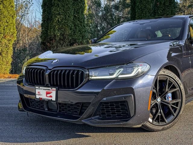 Used 2023 BMW 540i xDrive w/ M Sport Package image 2