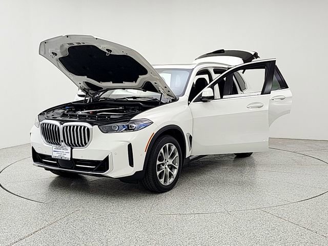 Used 2024 BMW X5 xDrive40i w/ Premium Package AWD/4WD image 9