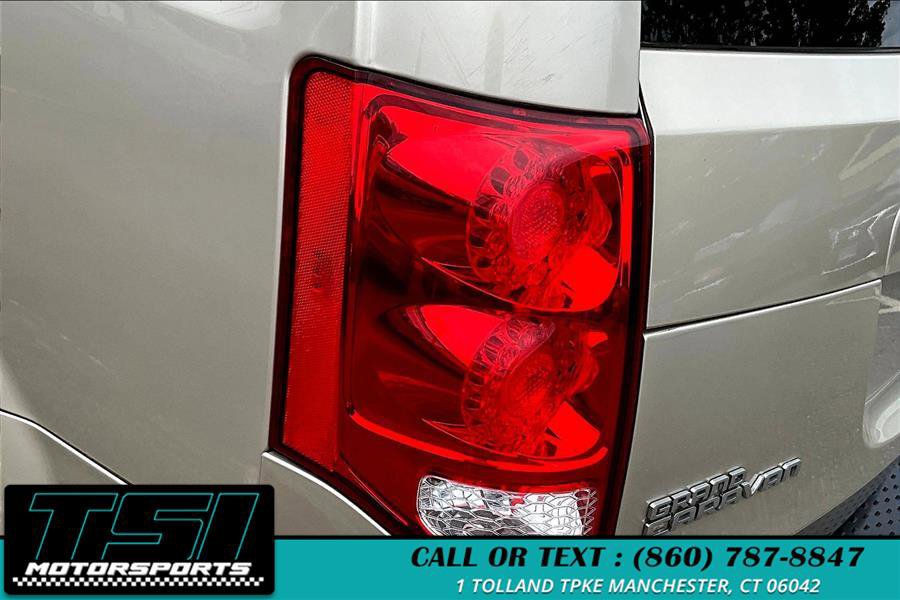 Used 2012 Dodge Grand Caravan SE image 31