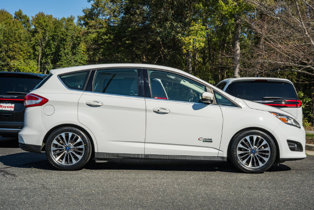 Used 2017 Ford C-MAX Energi Titanium FWD image 4