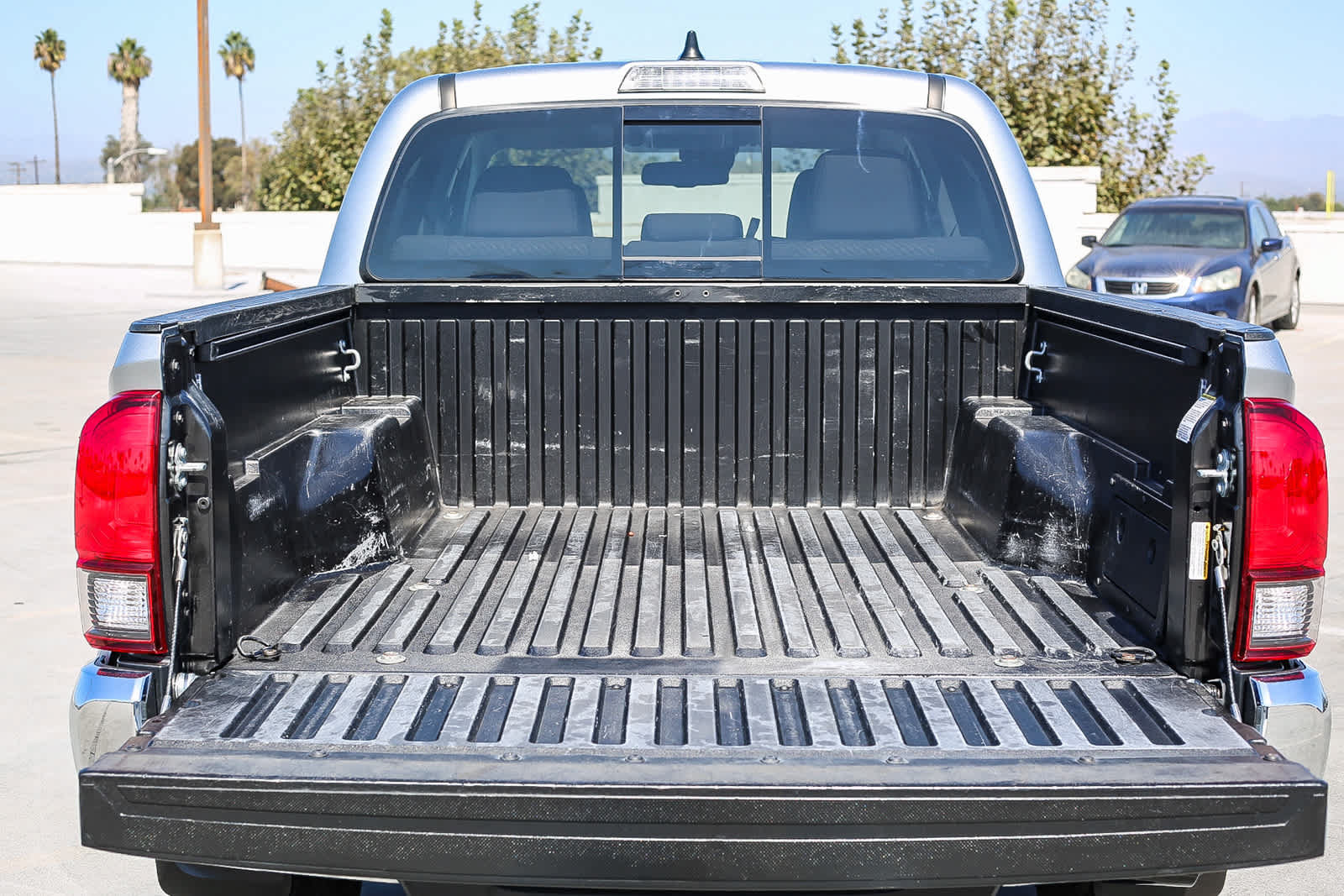 Used 2022 Toyota Tacoma SR5 RWD image 13