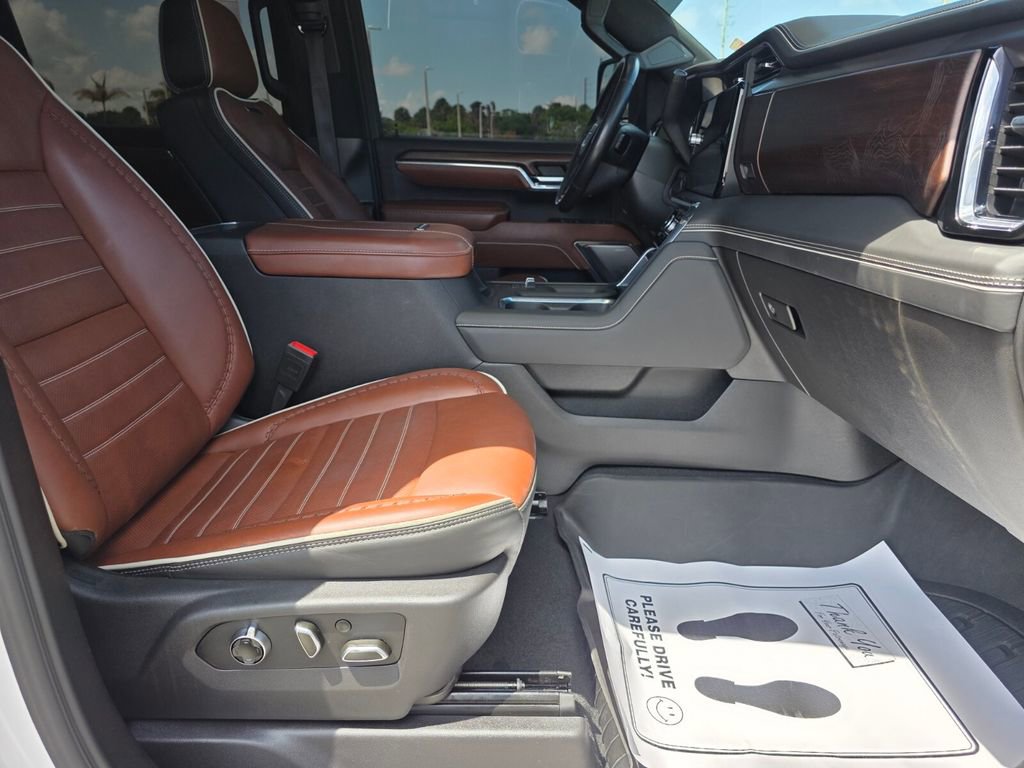 Used 2024 GMC Sierra 2500 Denali Ultimate AWD/4WD image 10