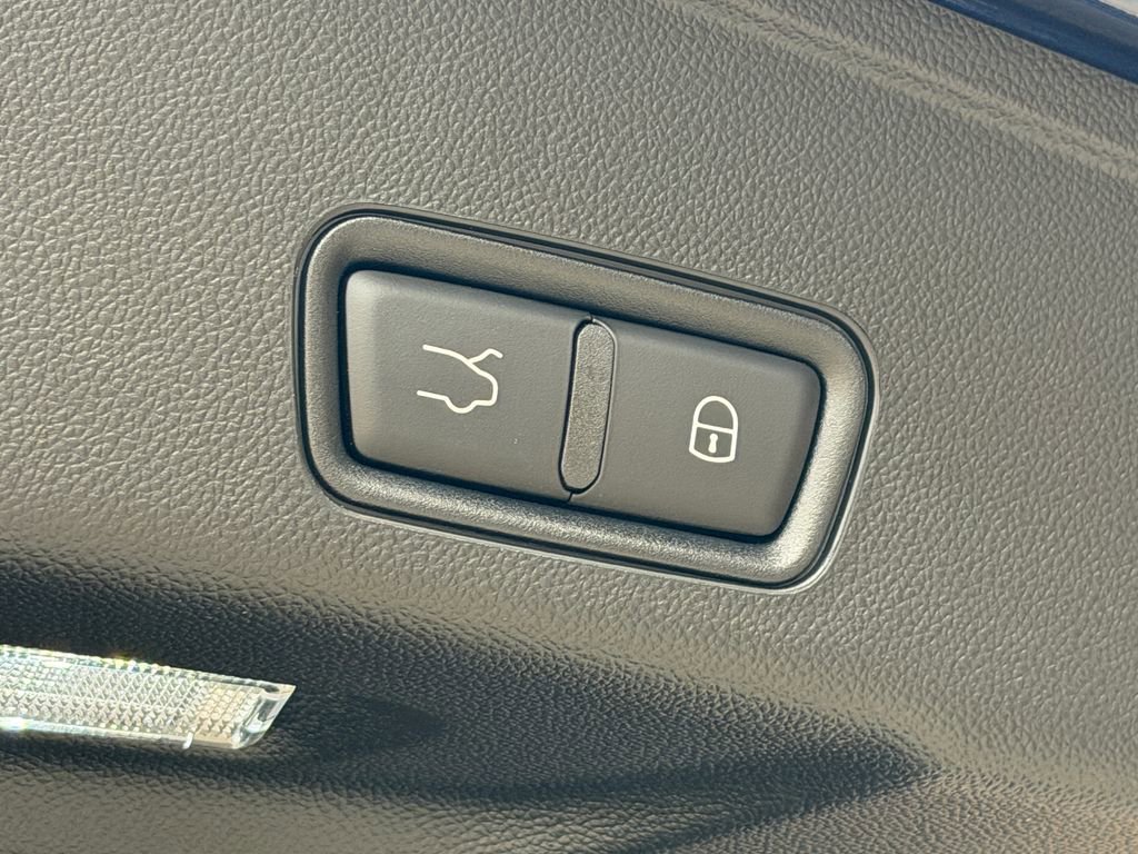 New 2025 Maserati Grecale Trofeo image 33