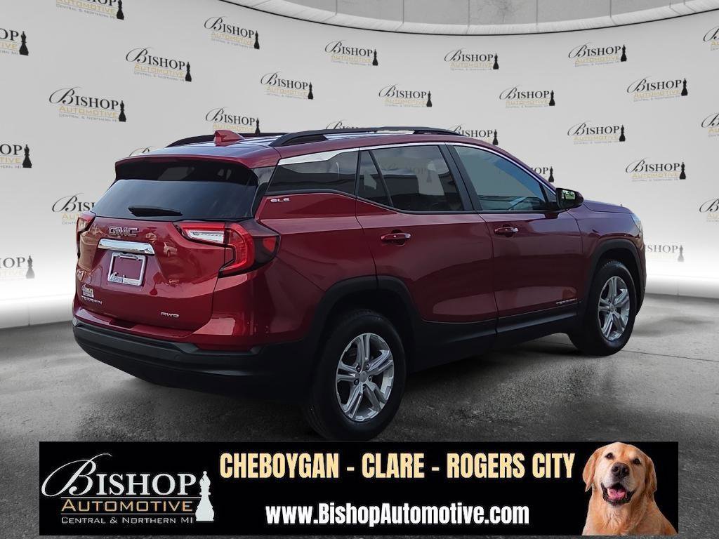 Used 2024 GMC Terrain SLE w/ Driver Convenience Package image 24