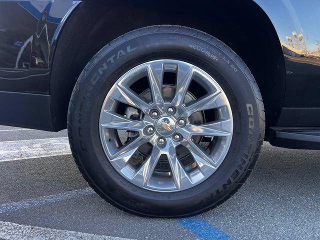 Used 2026 Chevrolet Suburban Premier AWD/4WD image 5
