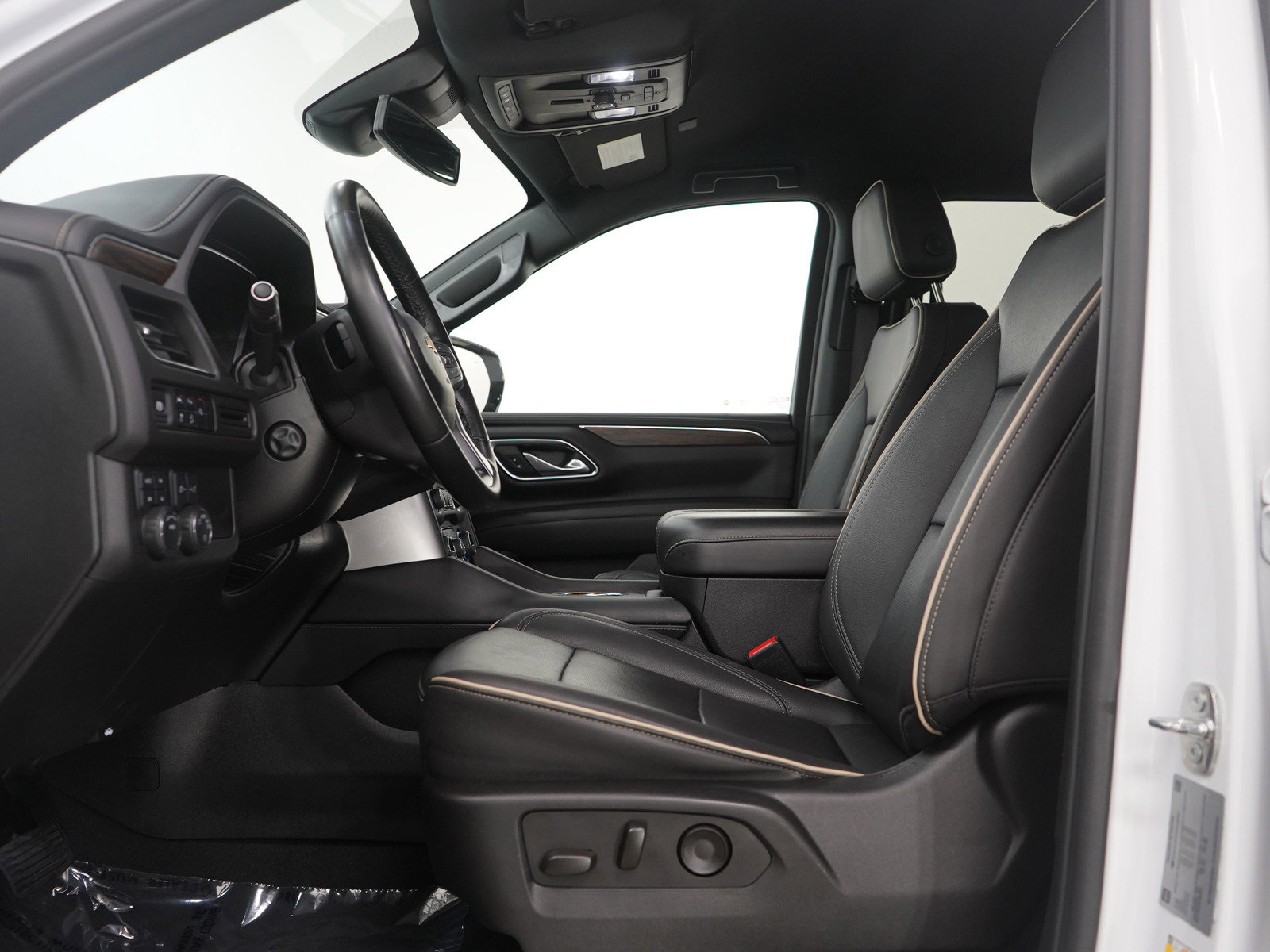 Used 2024 Chevrolet Tahoe Premier AWD/4WD image 26