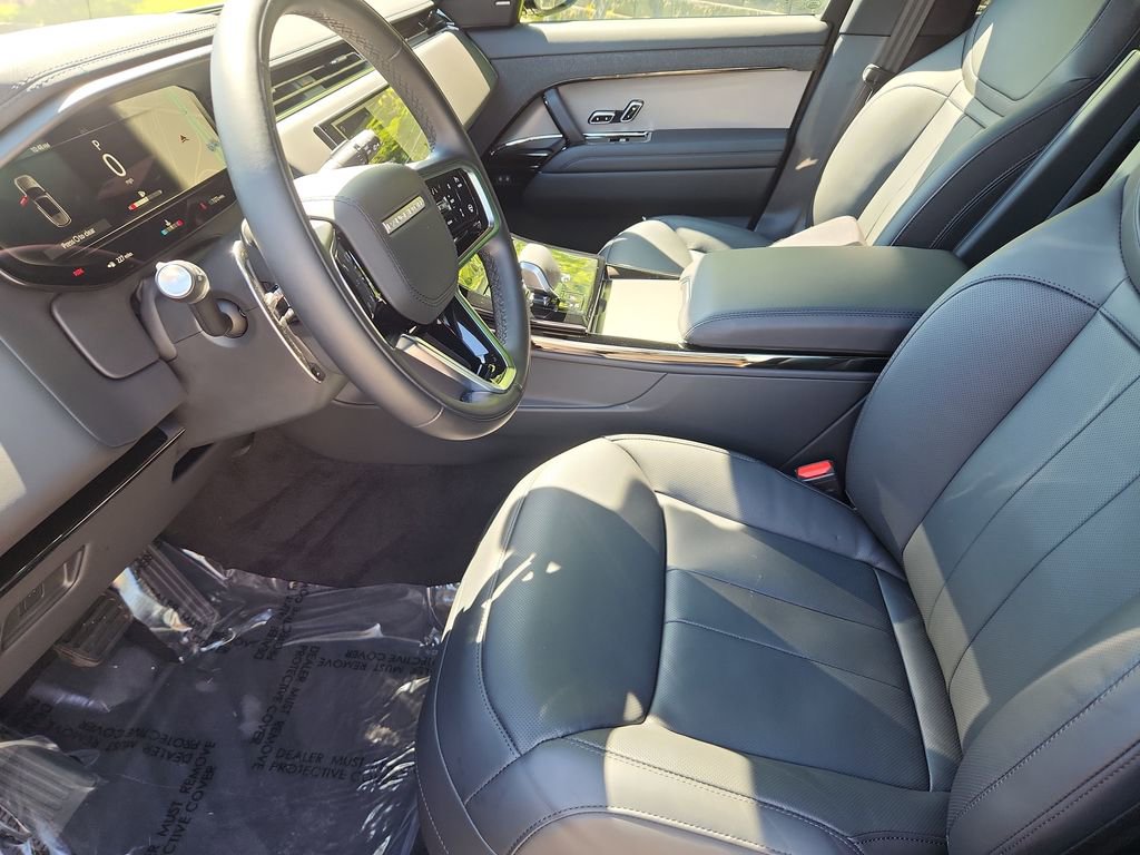 Used 2025 Land Rover Range Rover Sport SE AWD/4WD image 24