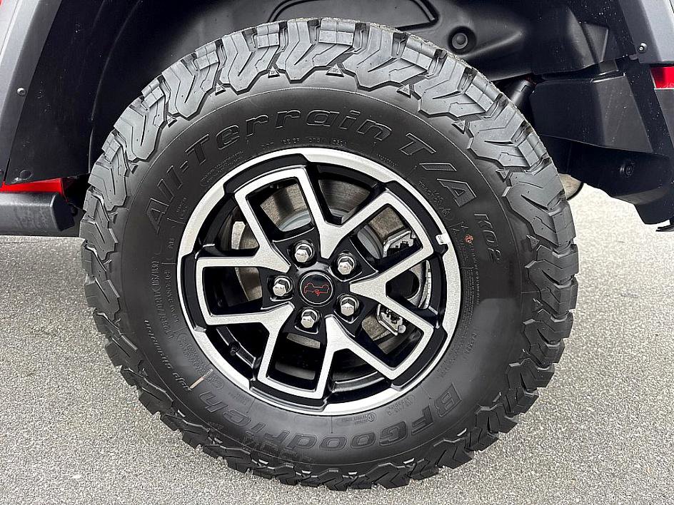 Used 2025 Jeep Wrangler Unlimited Rubicon image 6