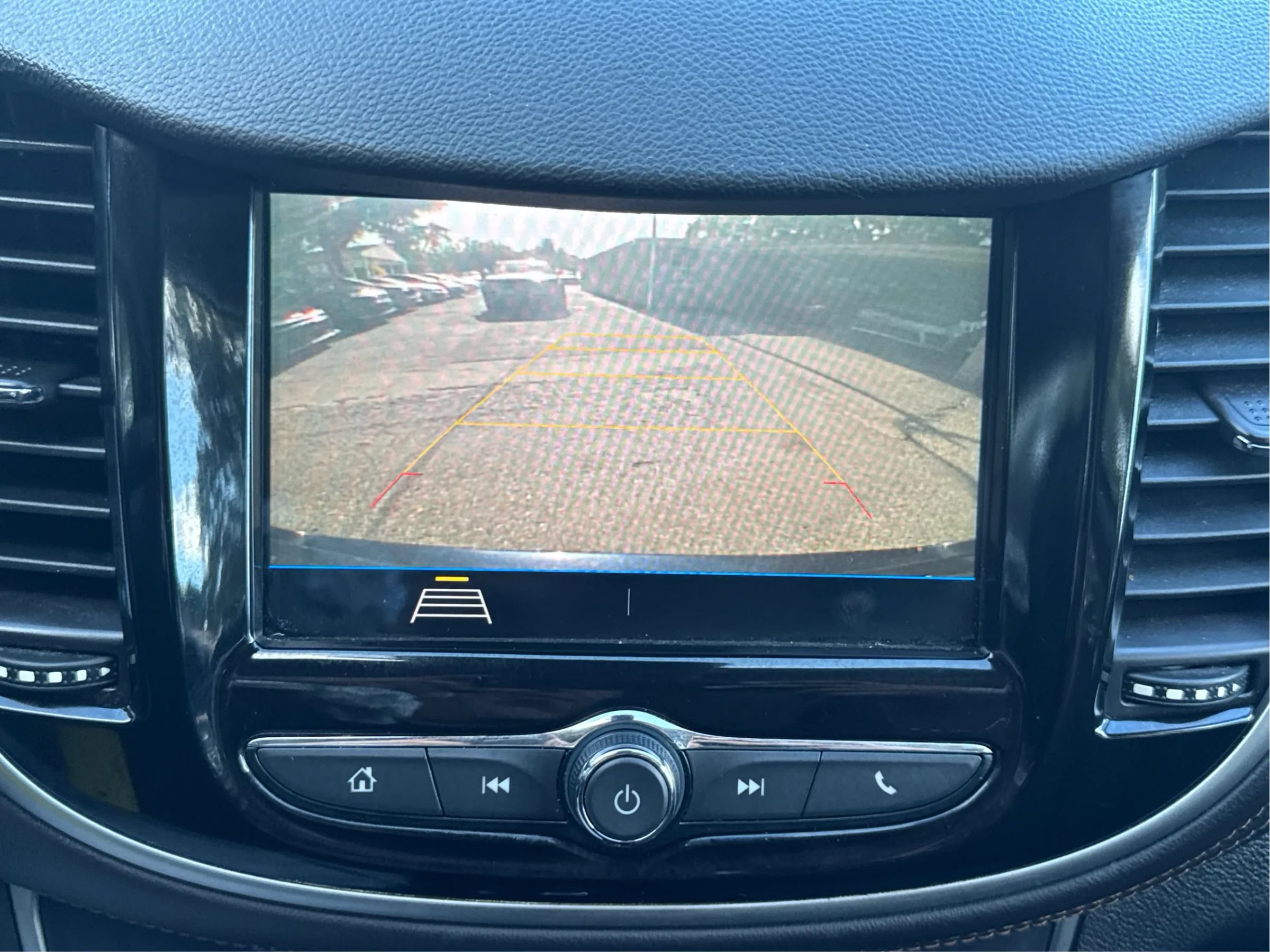 Used 2018 Chevrolet Trax LS FWD image 27