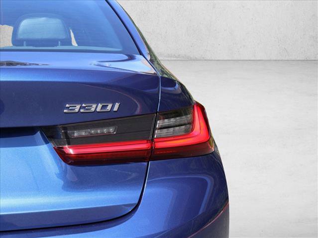 Used 2022 BMW 330i xDrive Sedan w/ Premium Package 2 AWD/4WD image 8