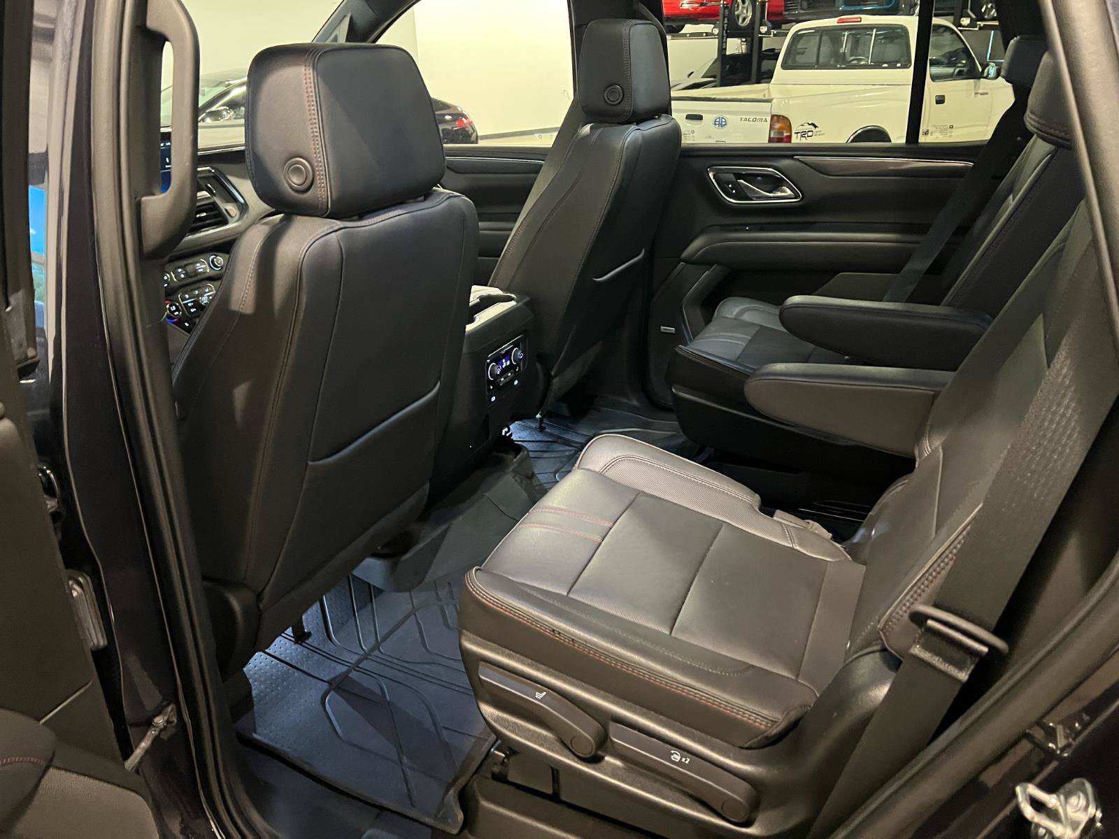 Used 2023 Chevrolet Tahoe RST w/ Luxury Package AWD/4WD image 31