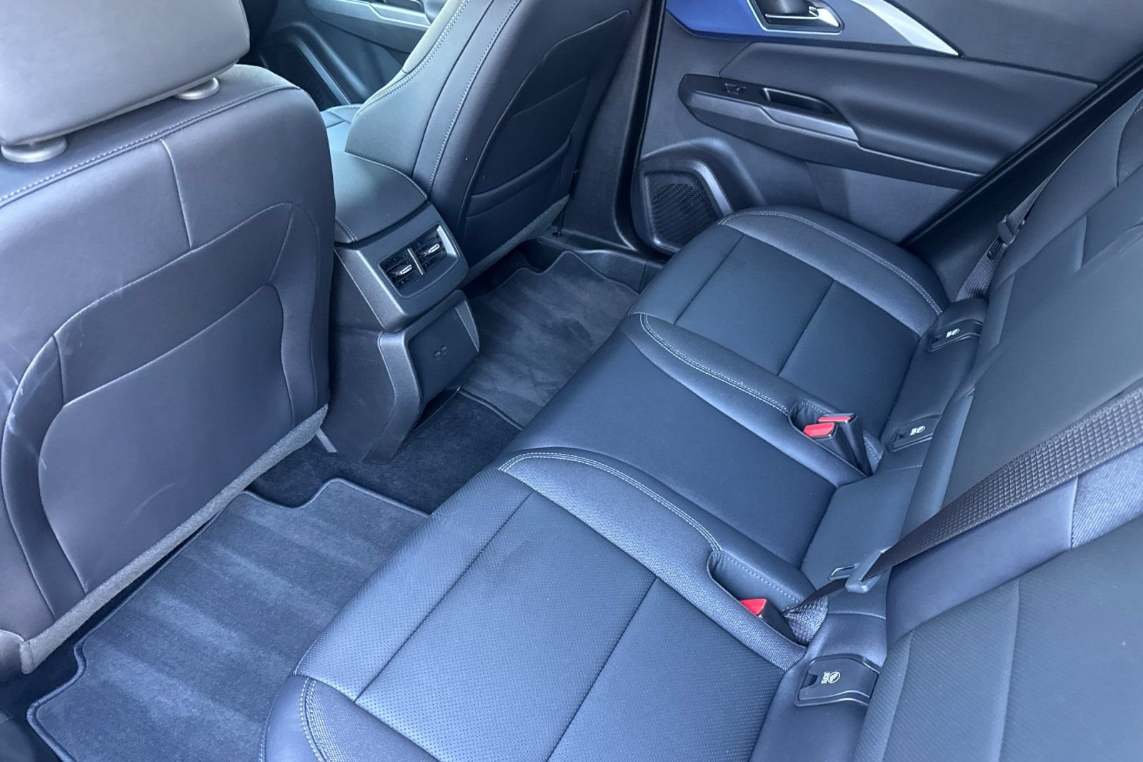 Used 2026 Chevrolet Equinox EV LT FWD image 15
