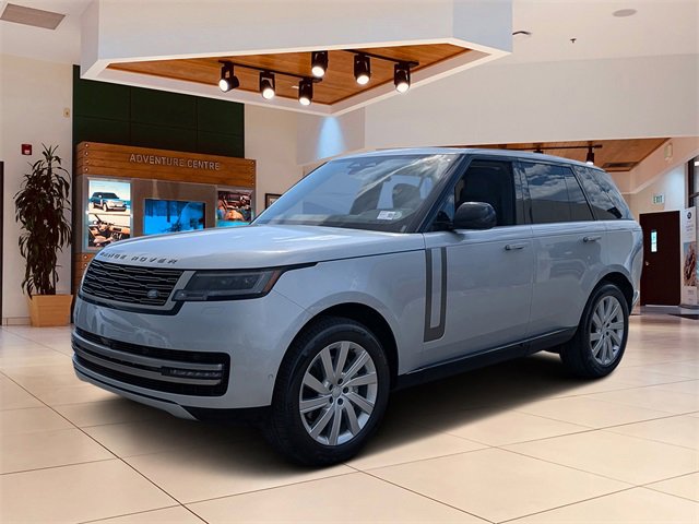 New 2025 Land Rover Range Rover SE