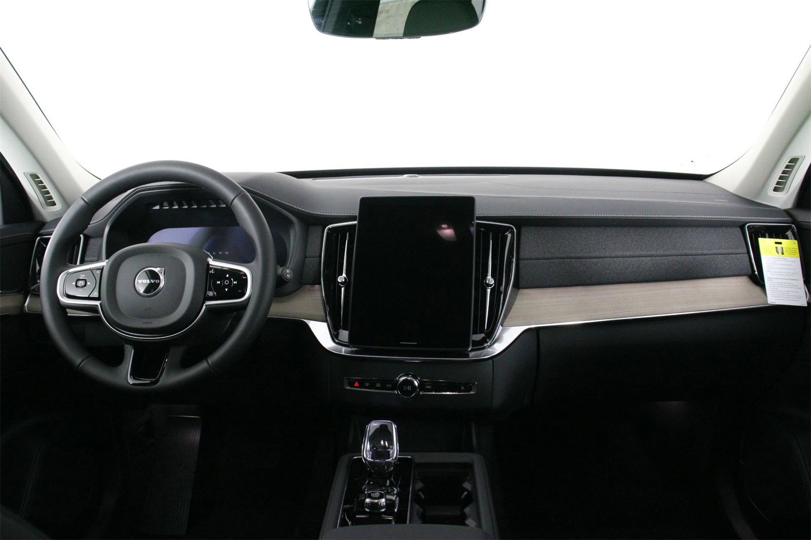 New 2025 Volvo XC90 B6 Core image 5