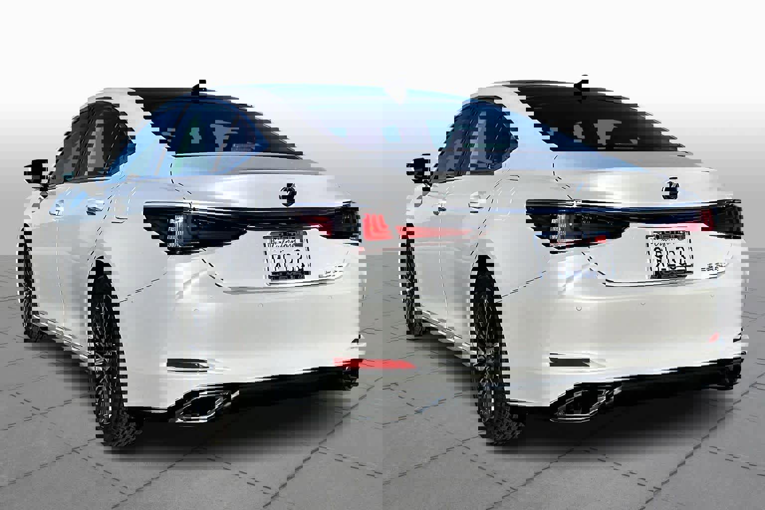 Used 2025 Lexus ES 350 w/ Premium Package image 11