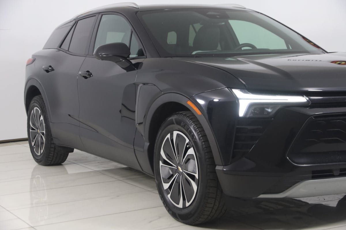 Used 2024 Chevrolet Blazer EV LT AWD/4WD image 34