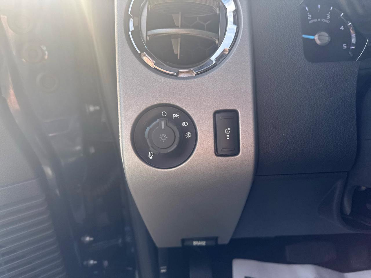 Used 2014 Ford F250 Lariat w/ Lariat Ultimate Package image 19