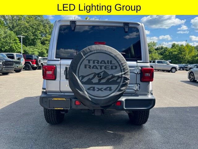 Used 2018 Jeep Wrangler Unlimited Sahara AWD/4WD image 4