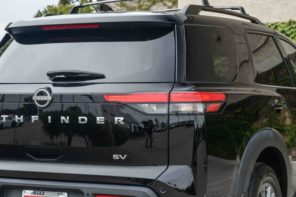 Used 2024 Nissan Pathfinder SV w/ SV Premium Package FWD image 7