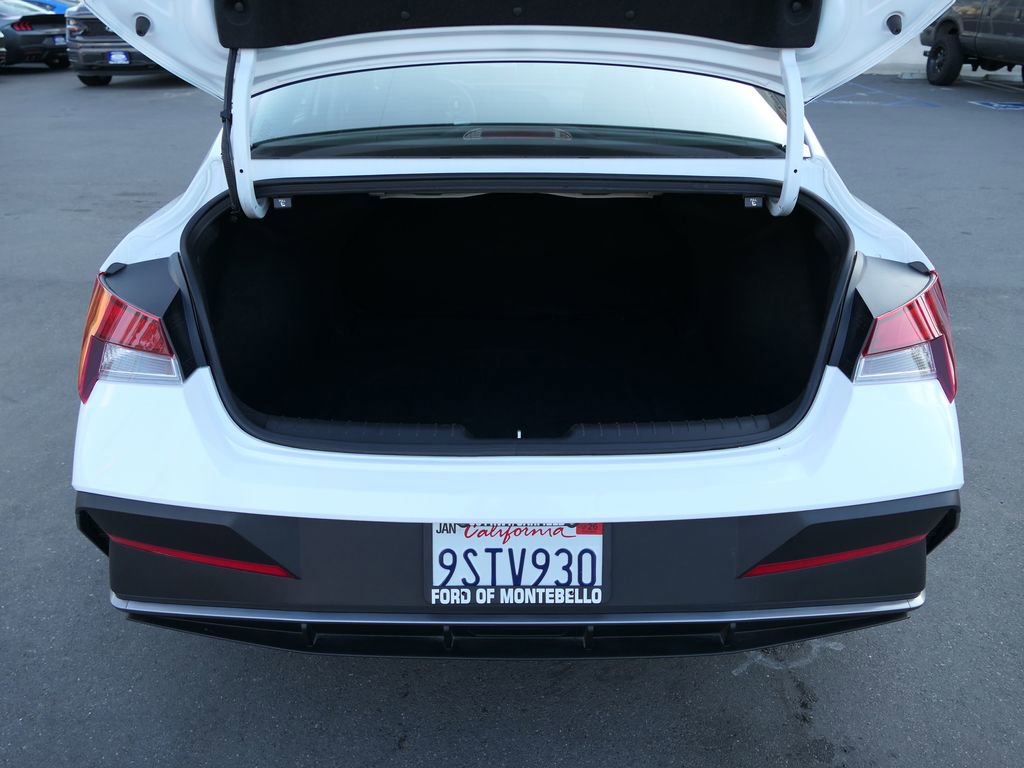 Used 2024 Hyundai Elantra SEL image 24