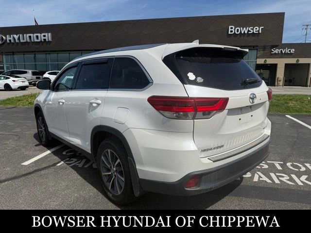 Used 2019 Toyota Highlander XLE AWD/4WD image 6