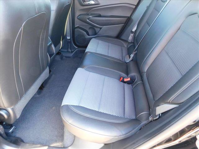 Used 2025 Chevrolet Trax LT FWD image 24