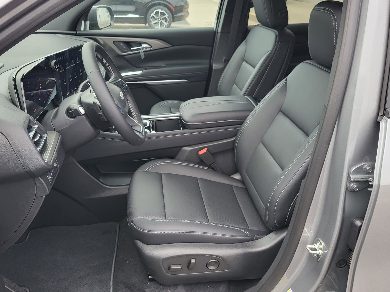 New 2026 Chevrolet Traverse LT image 15