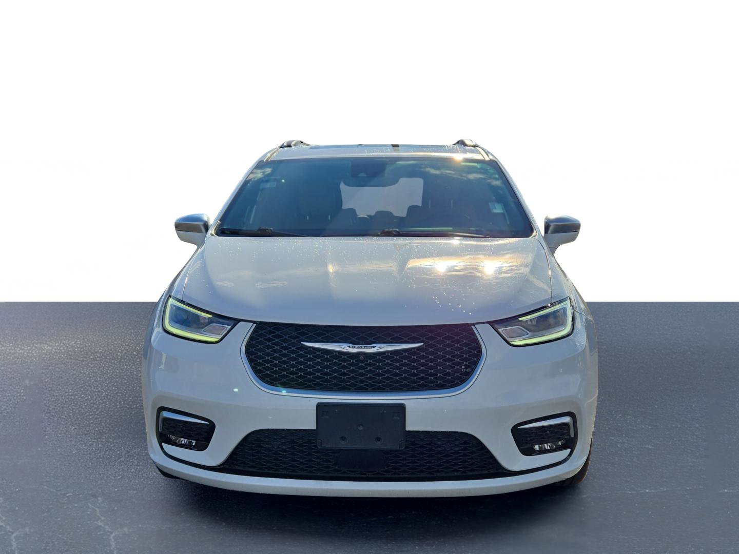 Used 2021 Chrysler Pacifica Pinnacle image 2