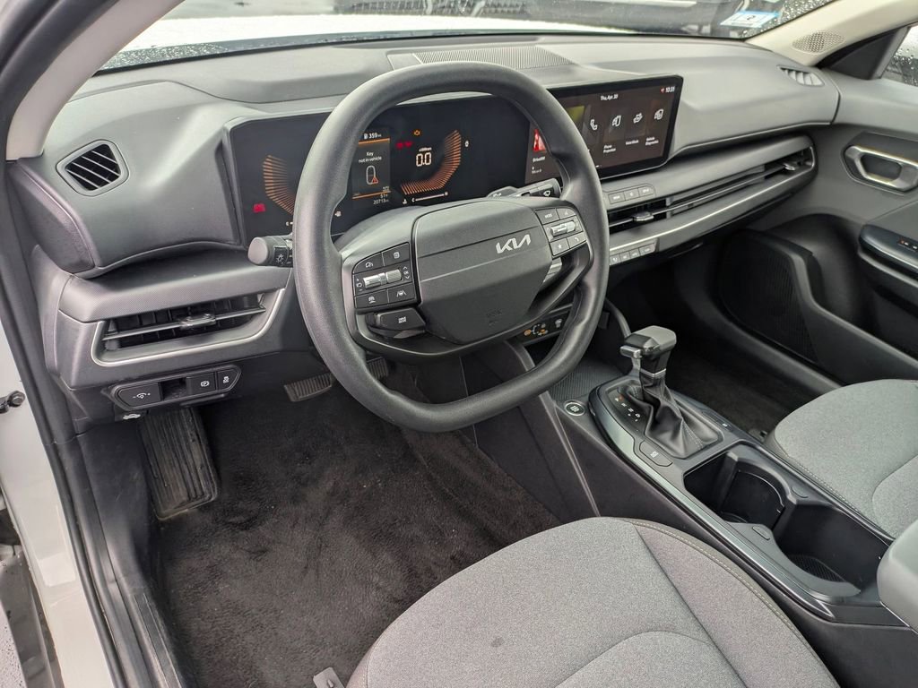 Used 2025 Kia K4 FWD image 18