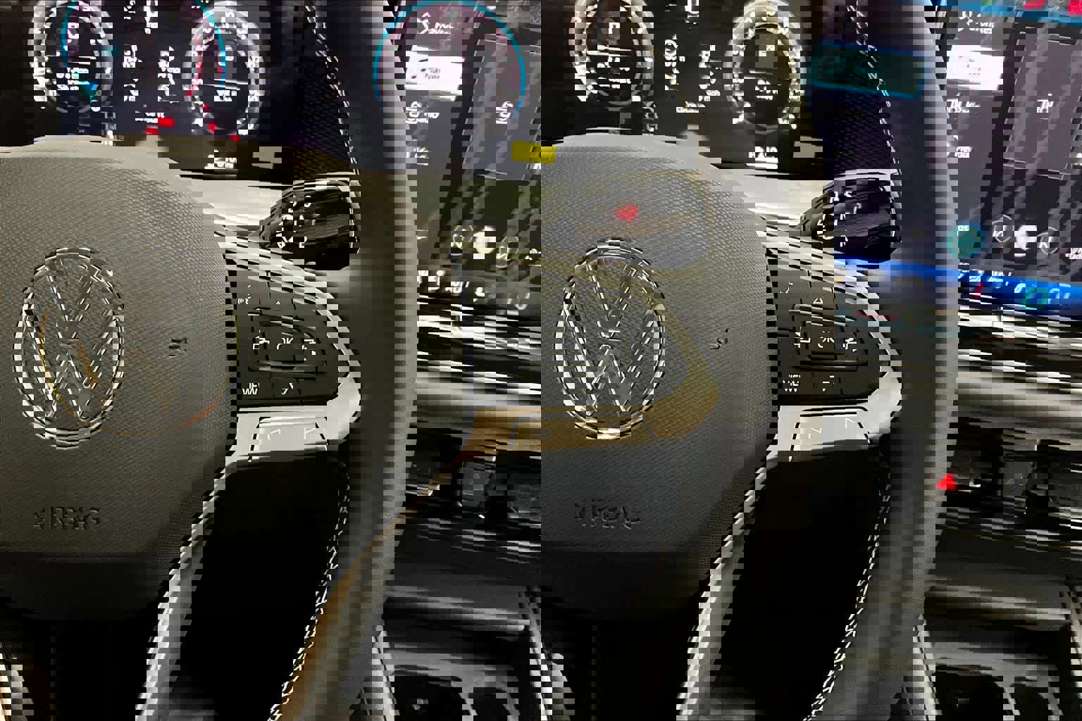 New 2026 Volkswagen Tiguan SE image 18