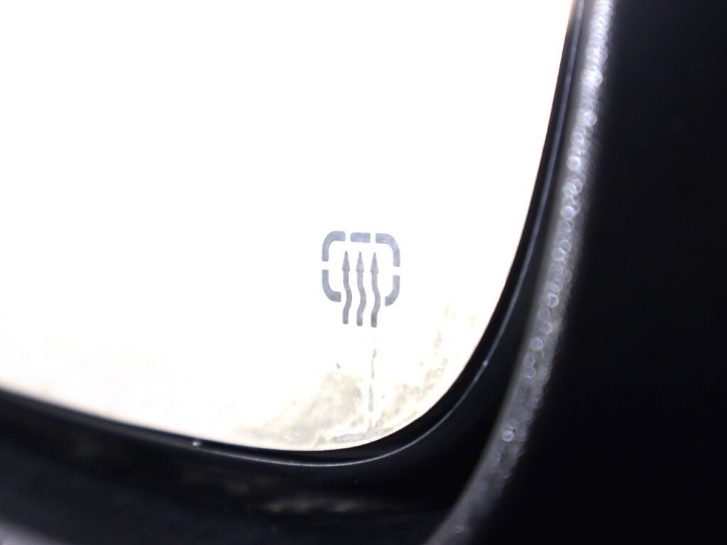 Used 2022 Chrysler Voyager LX image 29