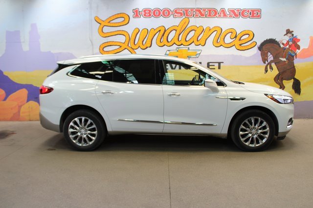 Used 2021 Buick Enclave Essence image 1
