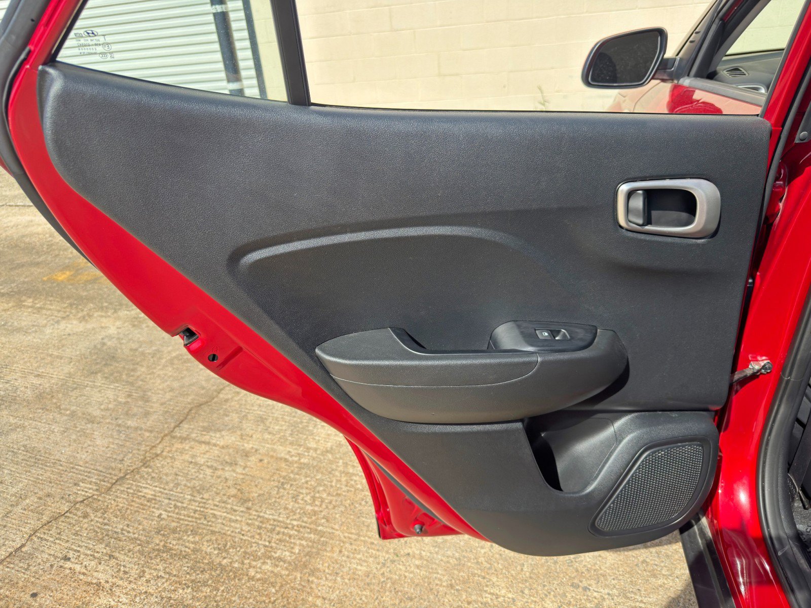 Used 2020 Hyundai Venue SE FWD image 34