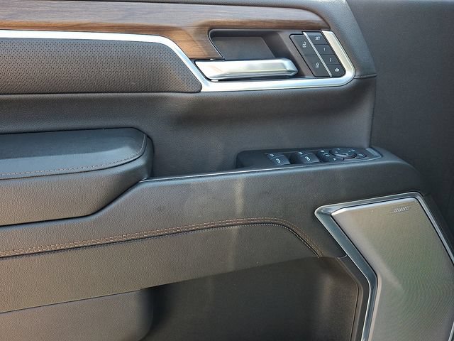 Used 2025 Chevrolet Silverado 2500 High Country w/ High Country Premium Package AWD/4WD image 13