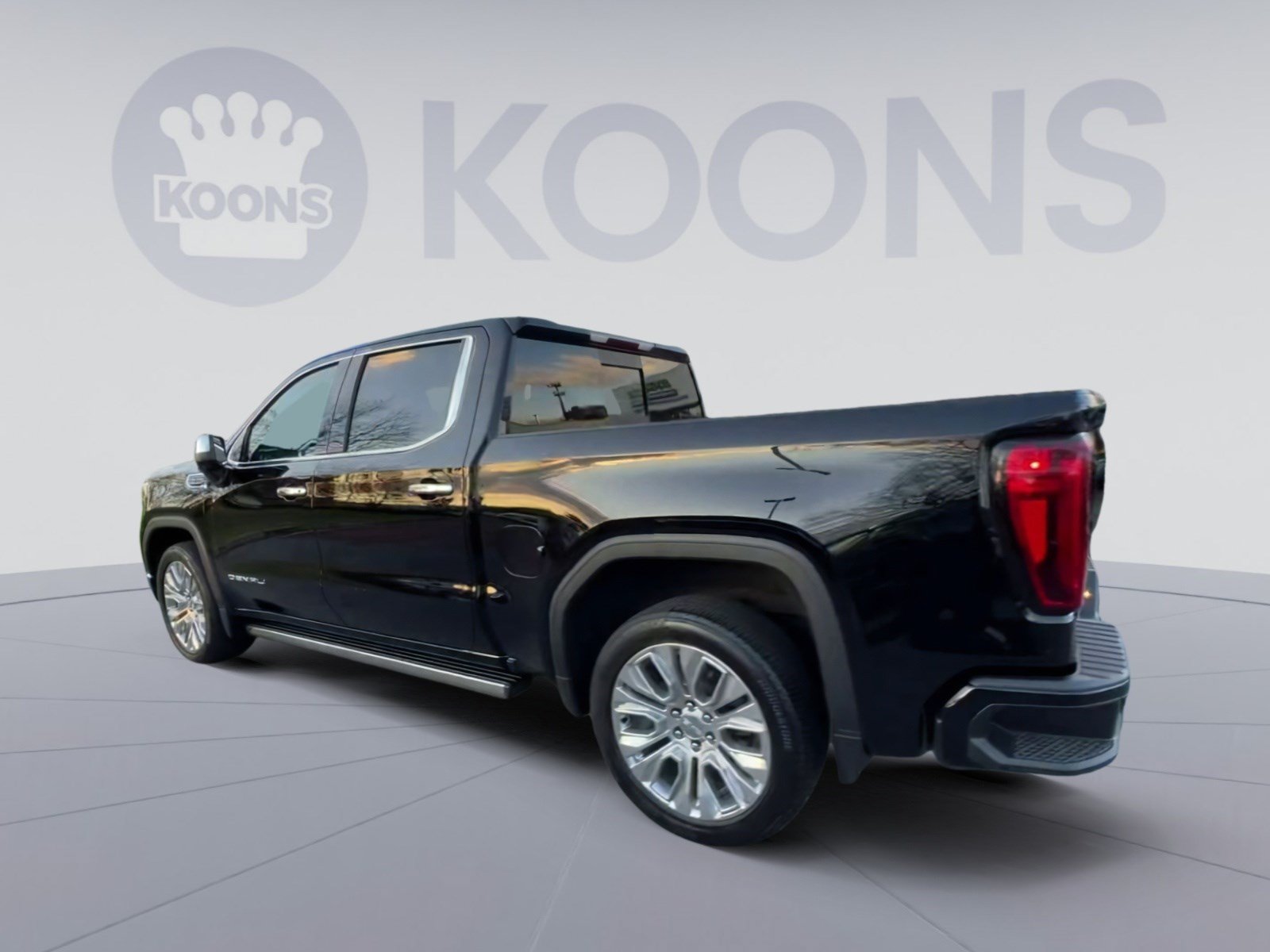Used 2022 GMC Sierra 1500 Denali w/ Denali Premium Package AWD/4WD image 8