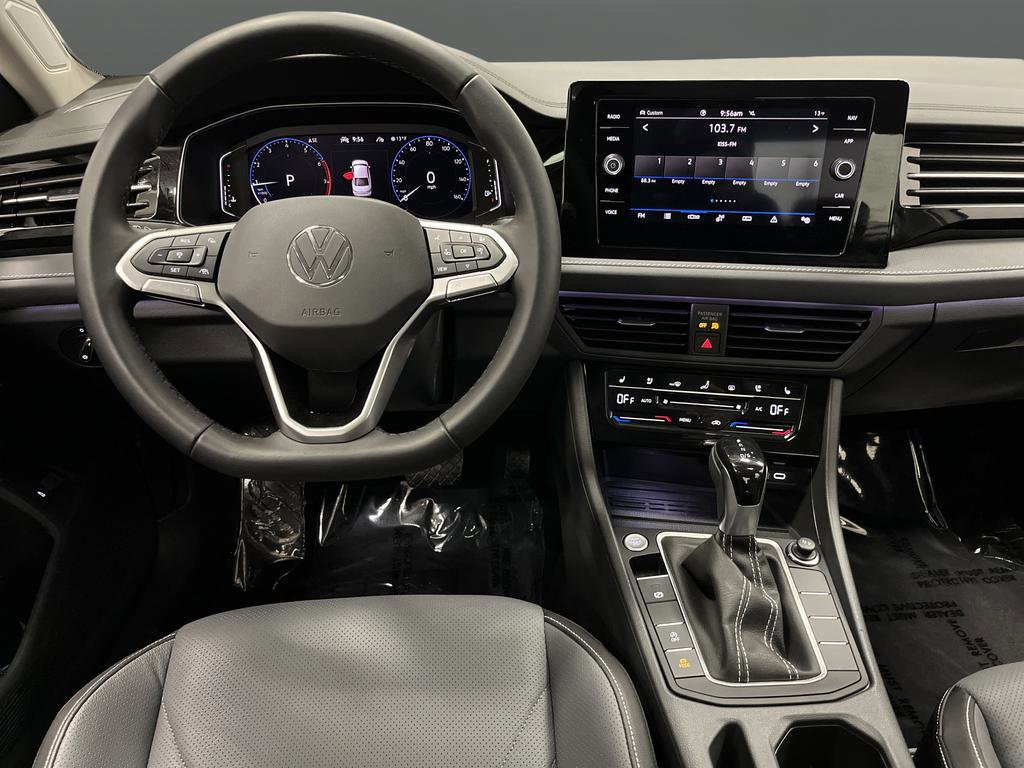 Used 2025 Volkswagen Jetta SEL image 5