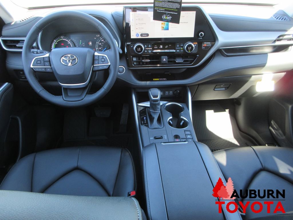 New 2026 Toyota Highlander XLE image 9