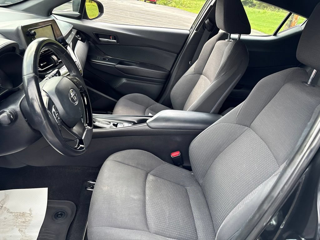 Used 2018 Toyota C-HR XLE FWD image 9
