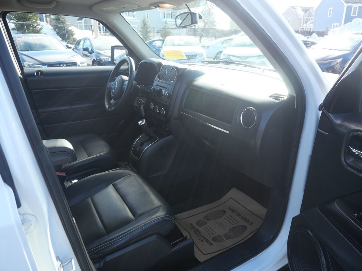 Used 2016 Jeep Patriot High Altitude AWD/4WD image 16