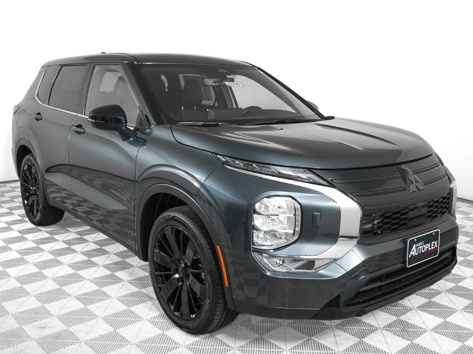 New 2026 Mitsubishi Outlander LE AWD/4WD image 4