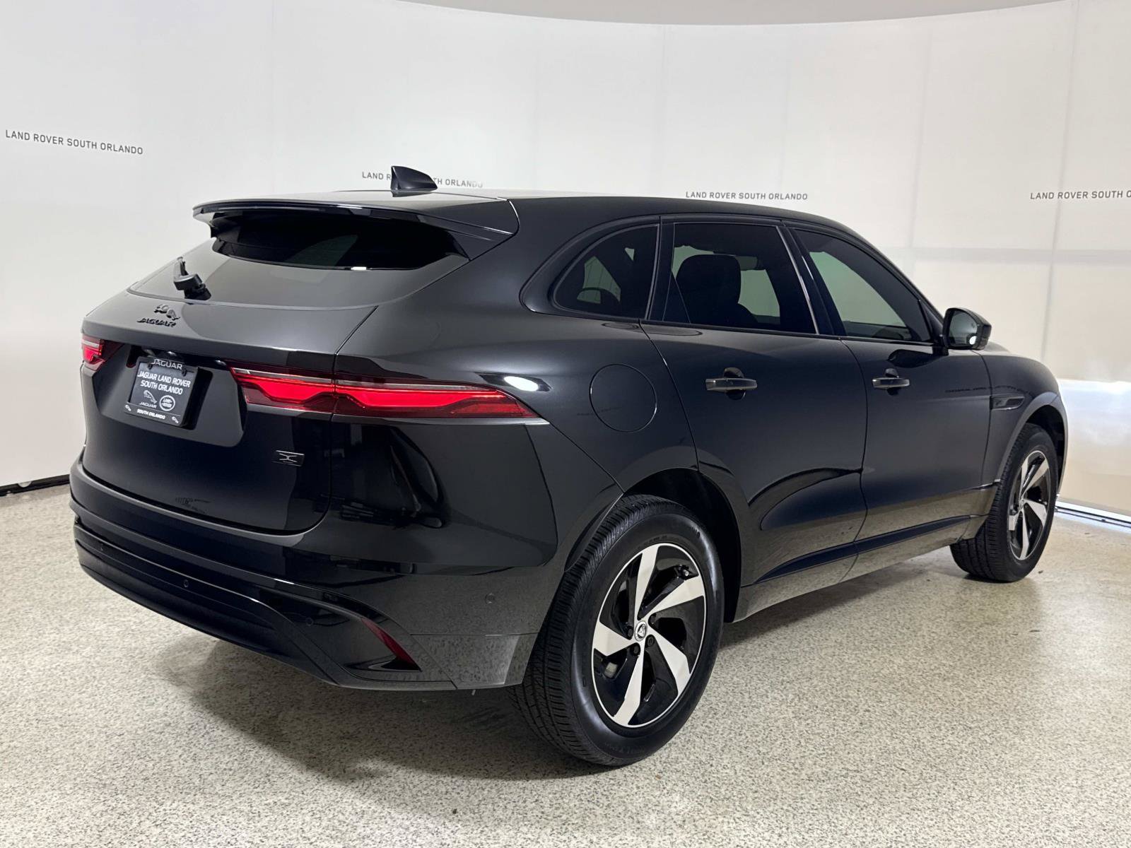 Used 2026 Jaguar F-PACE R-Dynamic S AWD/4WD image 5