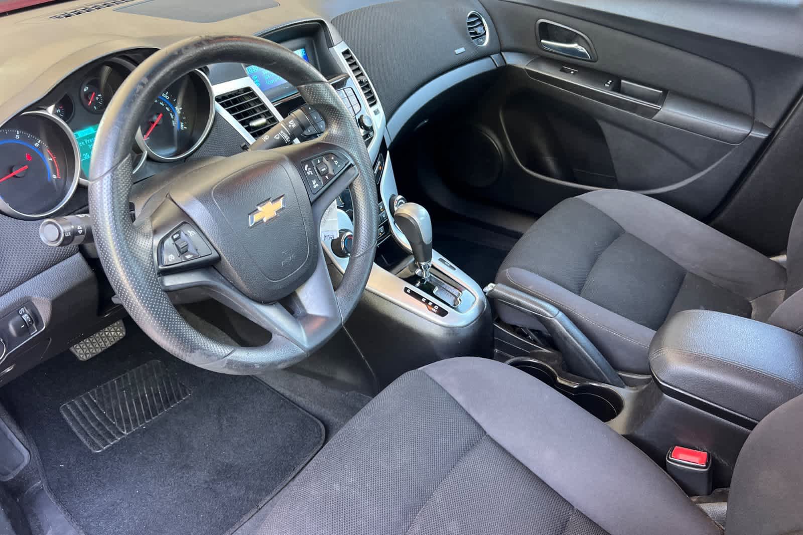 Used 2016 Chevrolet Cruze LT FWD image 11