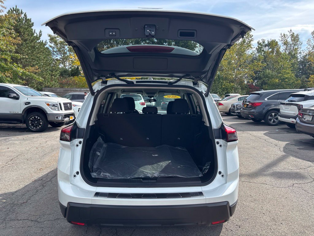 Certified 2026 Nissan Rogue SV w/ Cold Weather Package AWD/4WD image 7